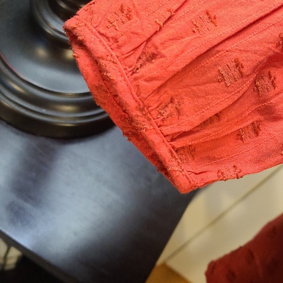 Red blouse - Picture 4 of 6